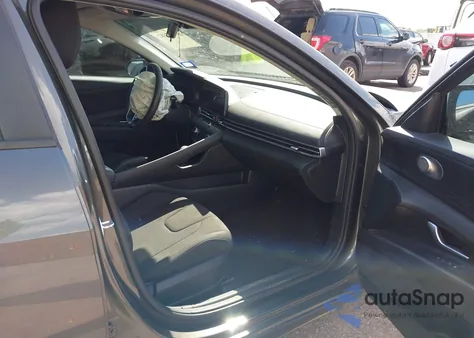 2024 Hyundai Elantra Sel z USA, uszkodzony, nr VIN KMHLM4DG3RU638860